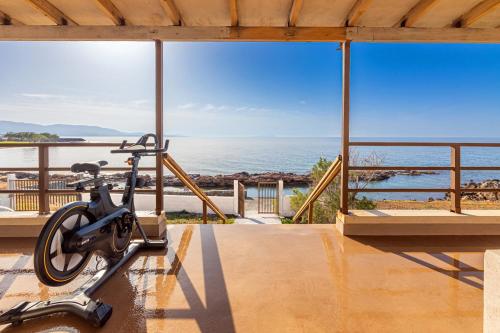 Villa Zoi — 4-Star Luxury Hotel in Sision, Greece