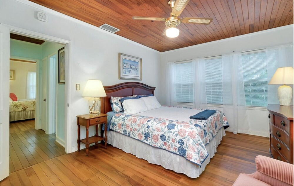 Ormond Paradise in Venice, United States