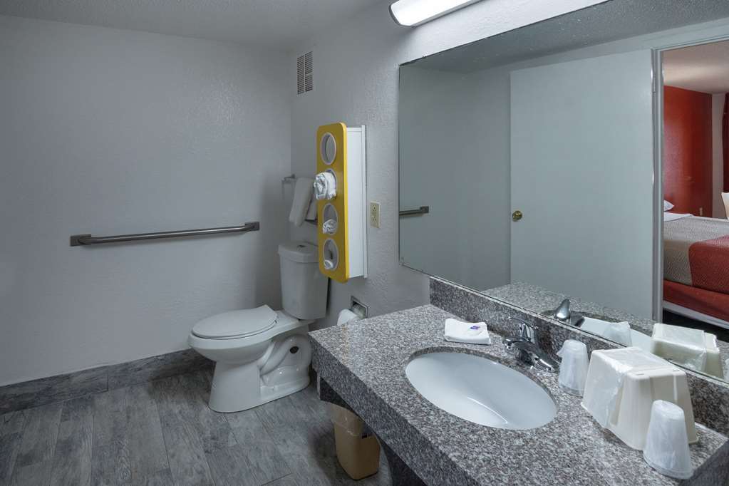 Motel 6 Montgomery AL Coliseum - photo 18