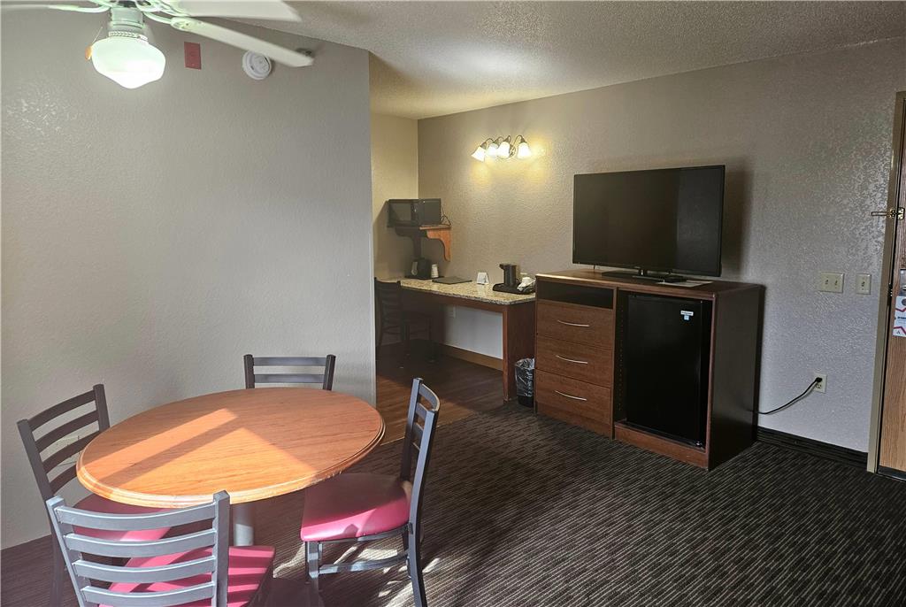 AmericInn by Wyndham Marshall - photo 10