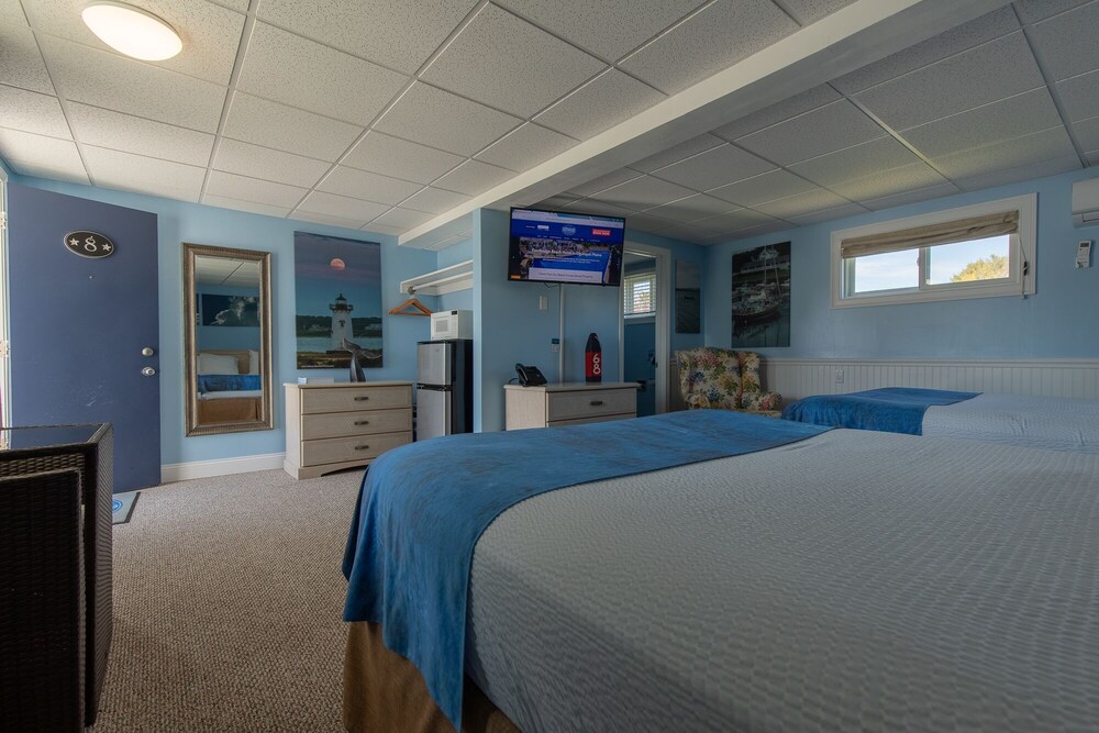 Footbridge Beach Motel - photo 29