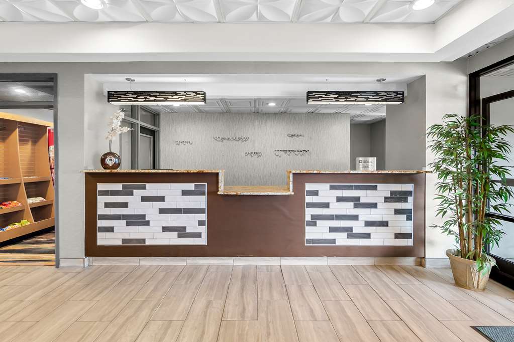 Best Western Knoxville Suites Downtown - photo 5