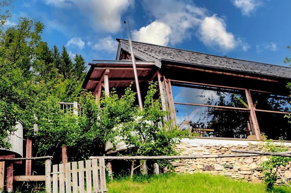 Luxgut Olivia - carbon neutral hotel in Donawitz