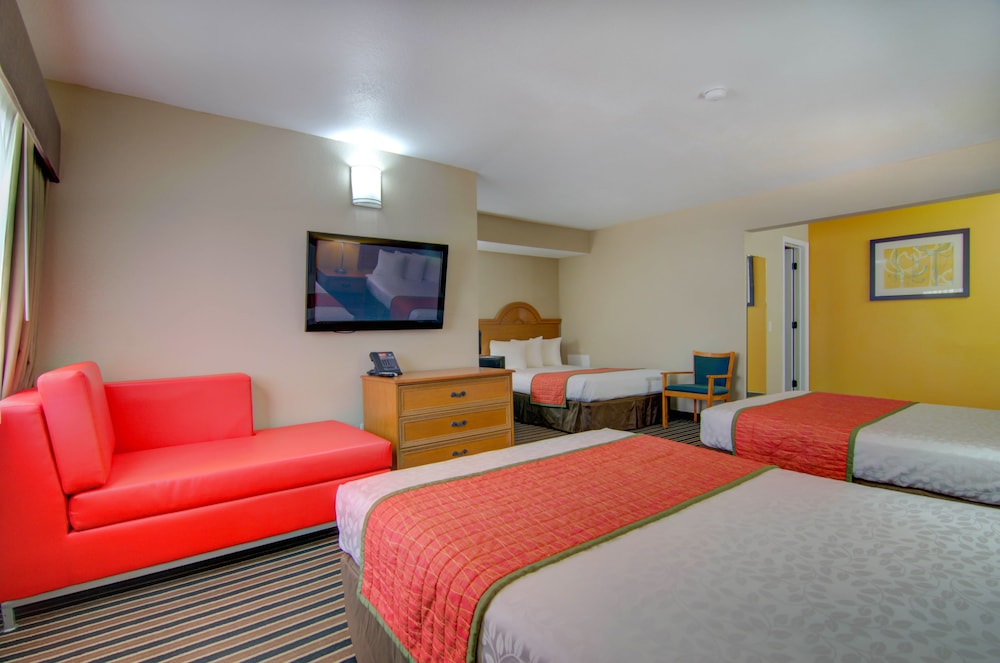 Westbridge Inn and Suites - photo 18