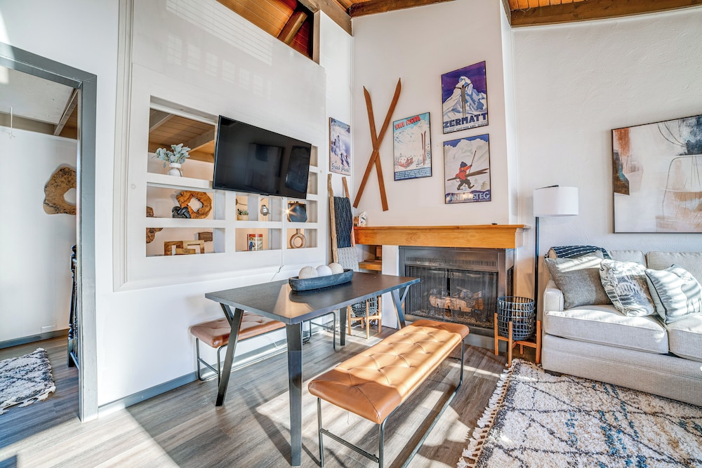 Chic Greek Peak Ski Resort Townhome w Balconies - photo 11