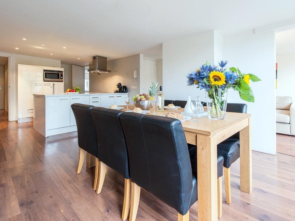 Short Stay Group Rembrandtplein Serviced Apartments — 4-Star Luxury Hotel in Amsterdam, Netherlands