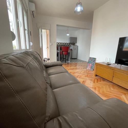 Lovely 1 bedroom apartment with 2 patios and parking — 4-Star Luxury Hotel in Podgorica, Montenegro