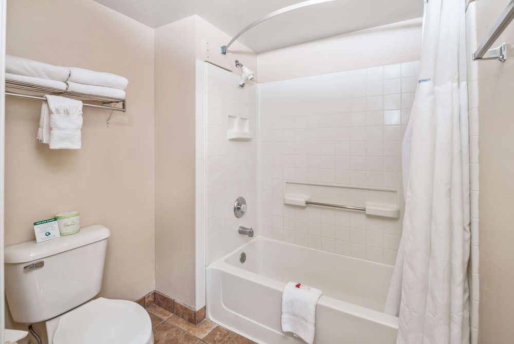 Days Inn by Wyndham Lebec - photo 10