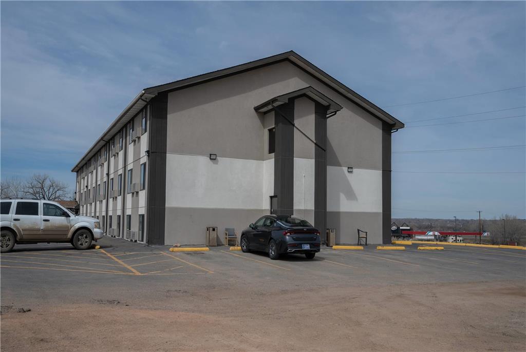 Super 8 by Wyndham Miles City - photo 4