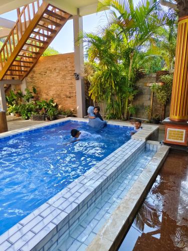 Arrys Watukarung Surfcamp — 4-Star Luxury Hotel in Pacitan, Indonesia