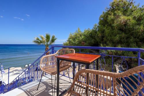 Niko’s Beach Suites Νο2 in Agia Marina, Greece
