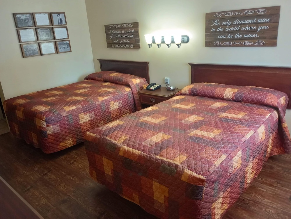 Yellow Diamond Inn - photo 11