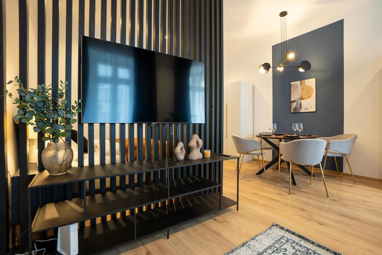 2 Rooms Apartment 10 Min Away From City Center — 4-Star Luxury Hotel in Vienna, Austria