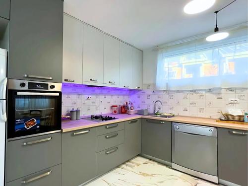 Tivat Garden Apartments Near Airport & Beach Quiet Stay — 4-Star Luxury Hotel in Tivat, Montenegro