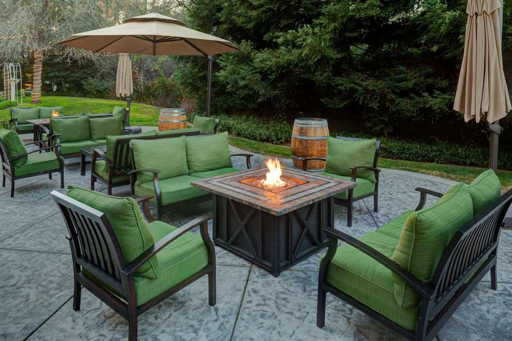 Lake Natoma Inn - photo 8