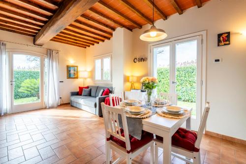 Countryside View Villetta Chic in Prato, Italy