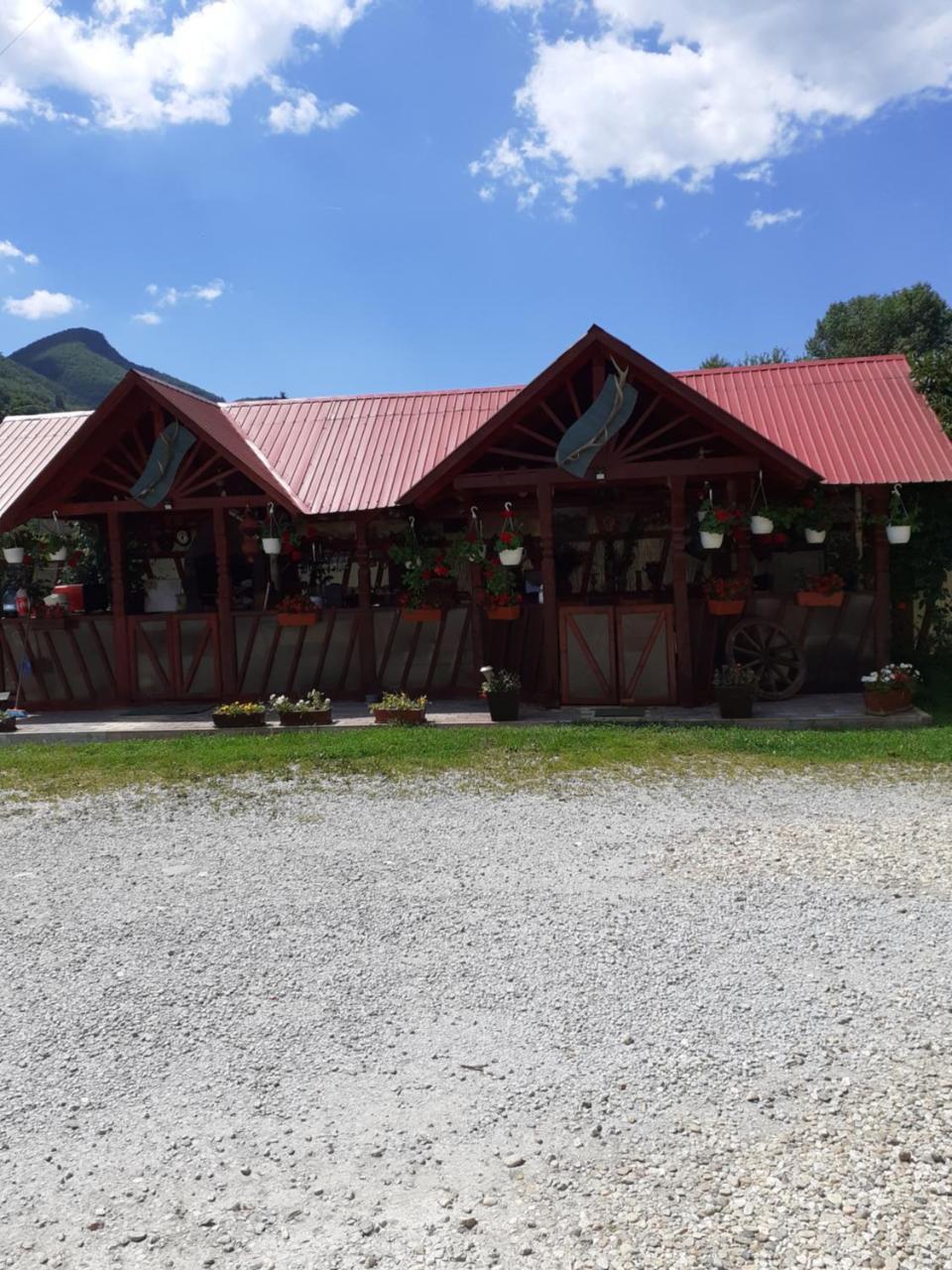 Ge Lux - carbon neutral hotel in Vidra