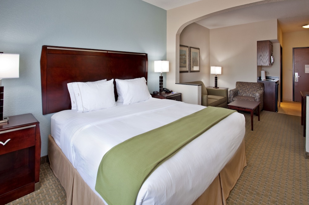 Holiday Inn Express Hotel & Suites Pittsburg by IHG - photo 3