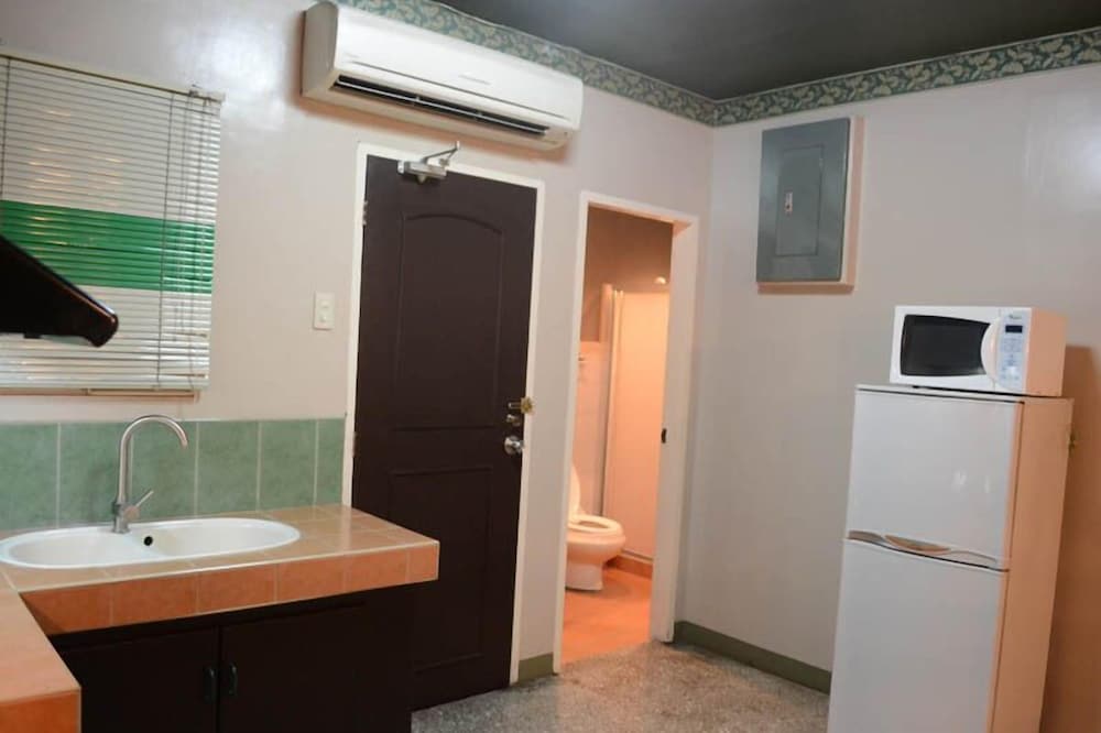 DM Residente Hotel Inns & Villas in Angeles City, Philippines