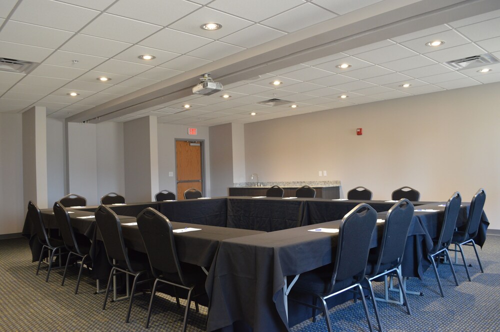 Holiday Inn Express & Suites Tulsa NE Claremore by IHG - photo 24