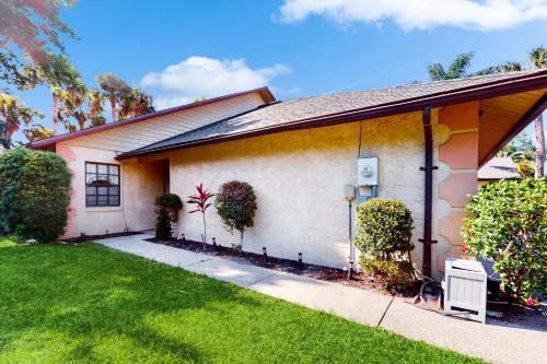 Port Orange Palm Tree Reverie — hotel in Port Orange