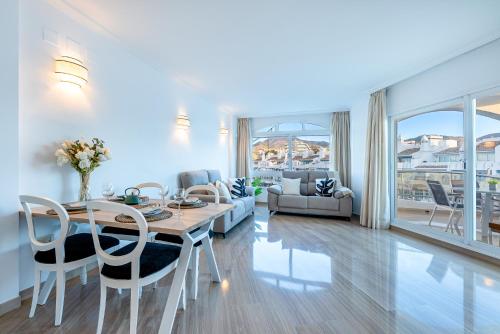 Atico Puerto Marina First Island with Sea Views and Rooftop Pool — carbon neutral stay, Benalmadena