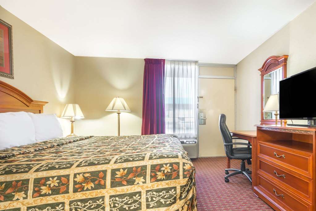 Days Inn by Wyndham Shorter - photo 14