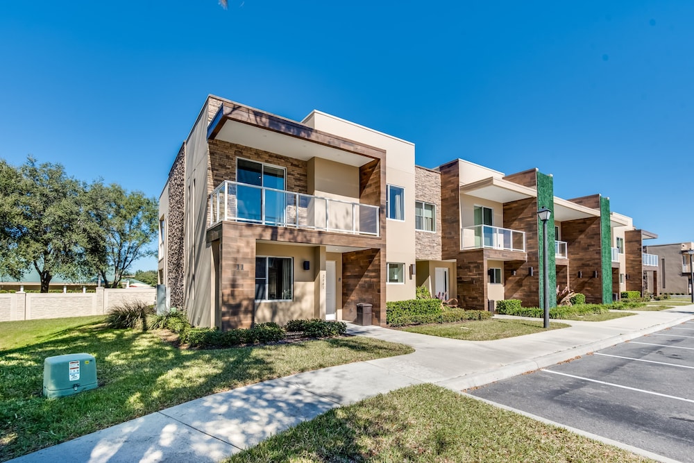 Magic Village Resort 4 Bdrm Townhome - featured photo