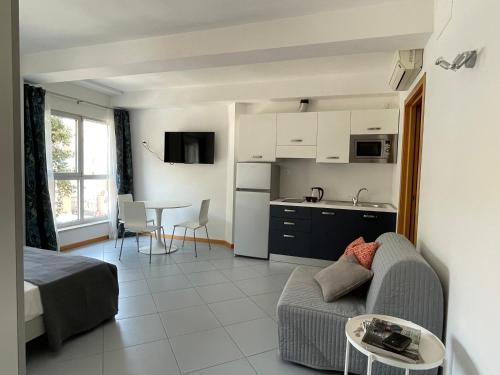 RADA loft prima fila lungomare sud — 4-Star Luxury Hotel in Civitanova Marche, Italy
