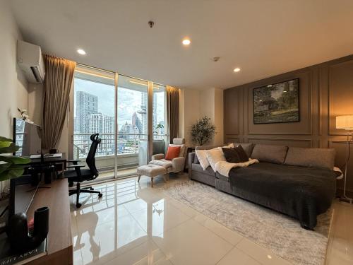 Spacious City 69 SQM Fast WiFi BTS Chong Nonsi