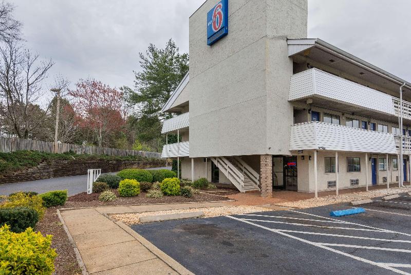 Motel 6 Charlotte NC Coliseum - photo 5