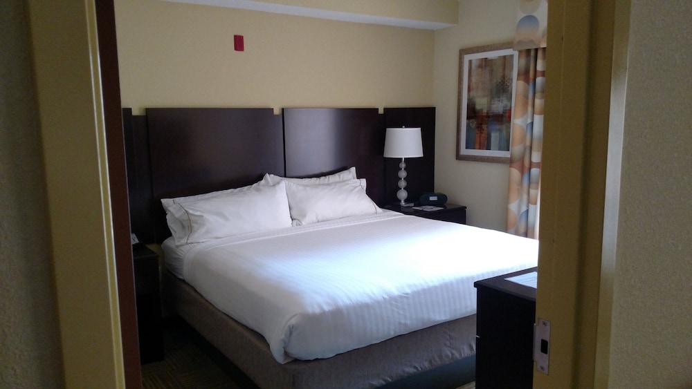Holiday Inn Express Hotel & Suites PERRY by IHG - photo 36