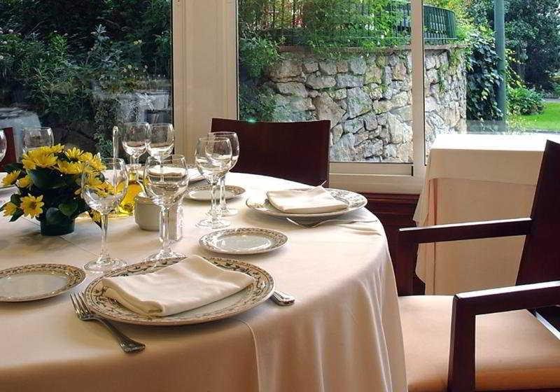 Husa Fornells Park — hotel near Girona-Costa Brava Airport