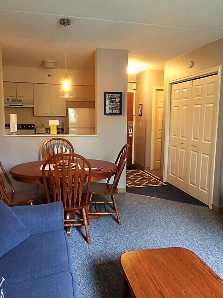 Golden Eagle Lodge Resort - photo 28