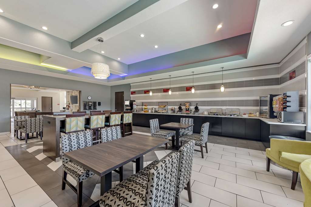 Best Western Plus Pflugerville - photo 6
