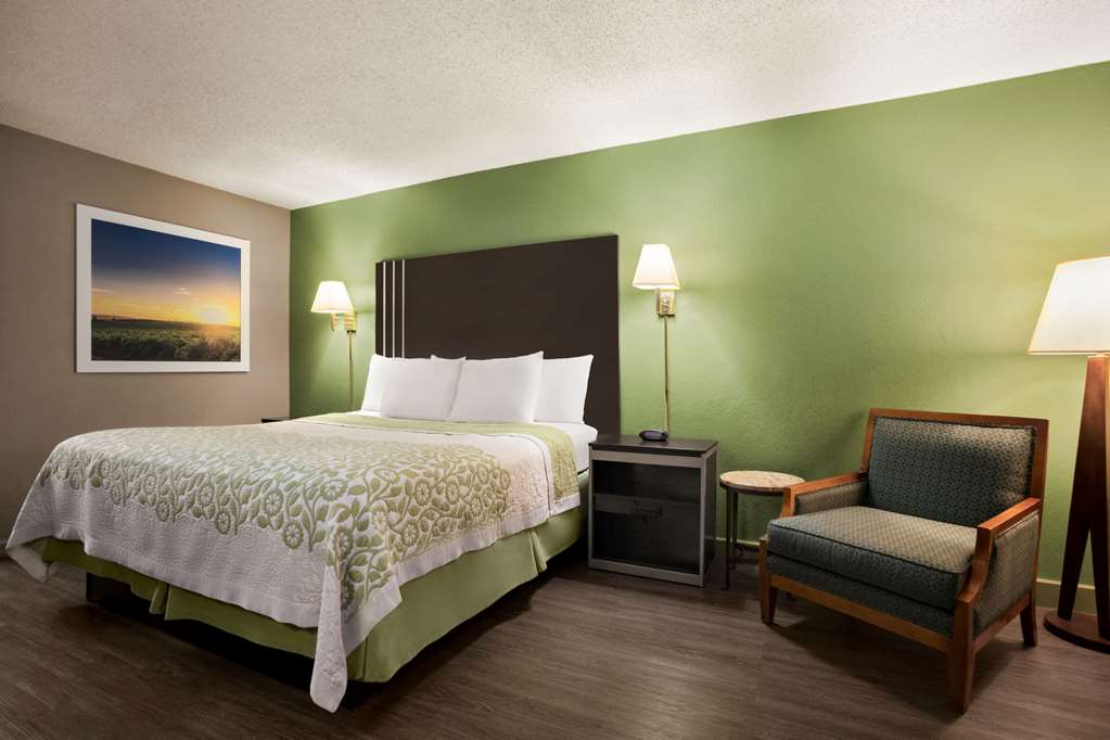 Days Inn by Wyndham Hardeeville I 95 State Line - photo 14