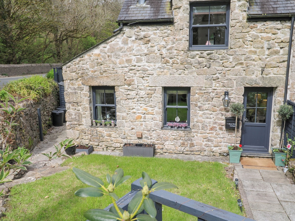 Wood Brook Cottage — 4-Star Luxury Hotel in Camborne, United Kingdom