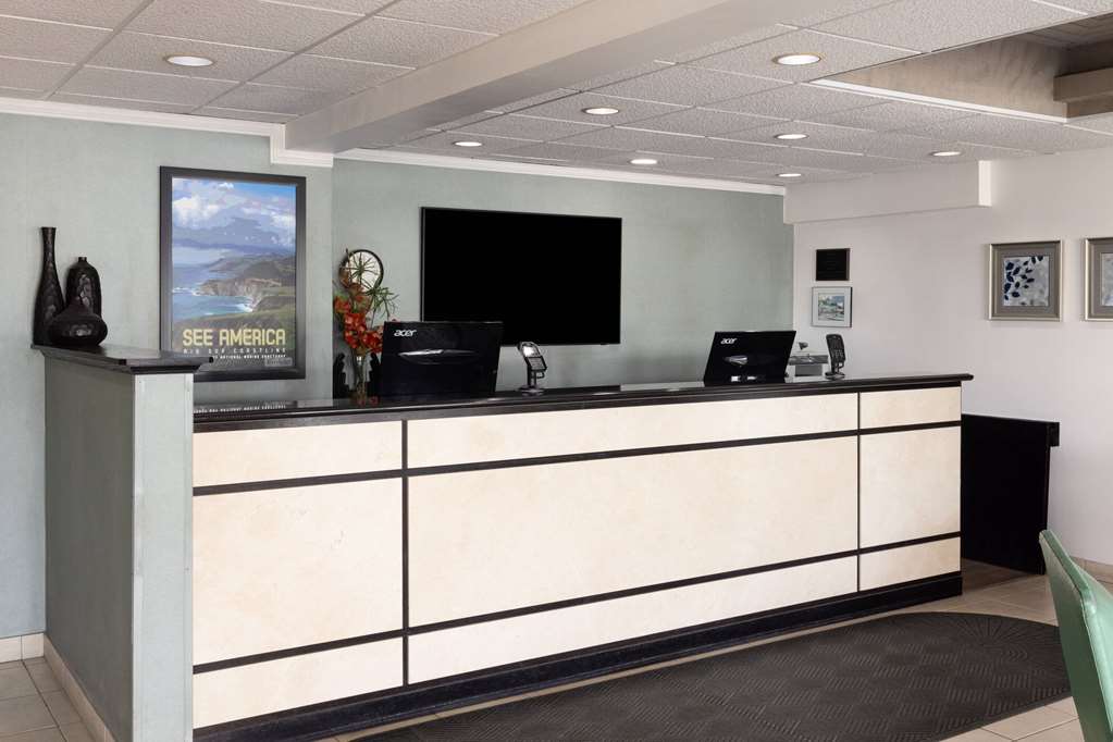Travelodge by Wyndham Monterey Bay - photo 4