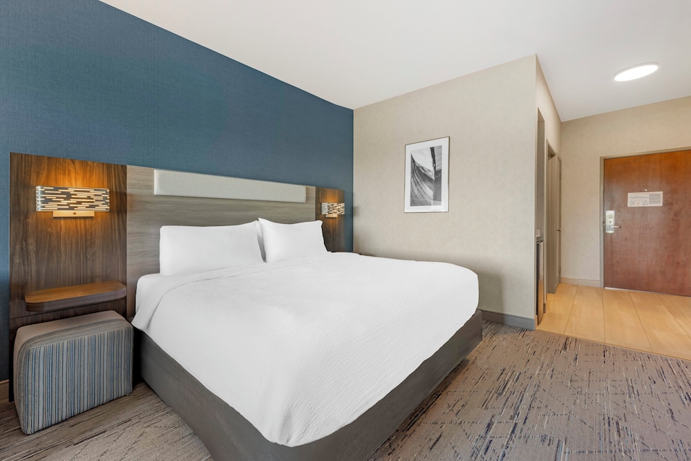 Holiday Inn Express & Suites Astoria by IHG - photo 10