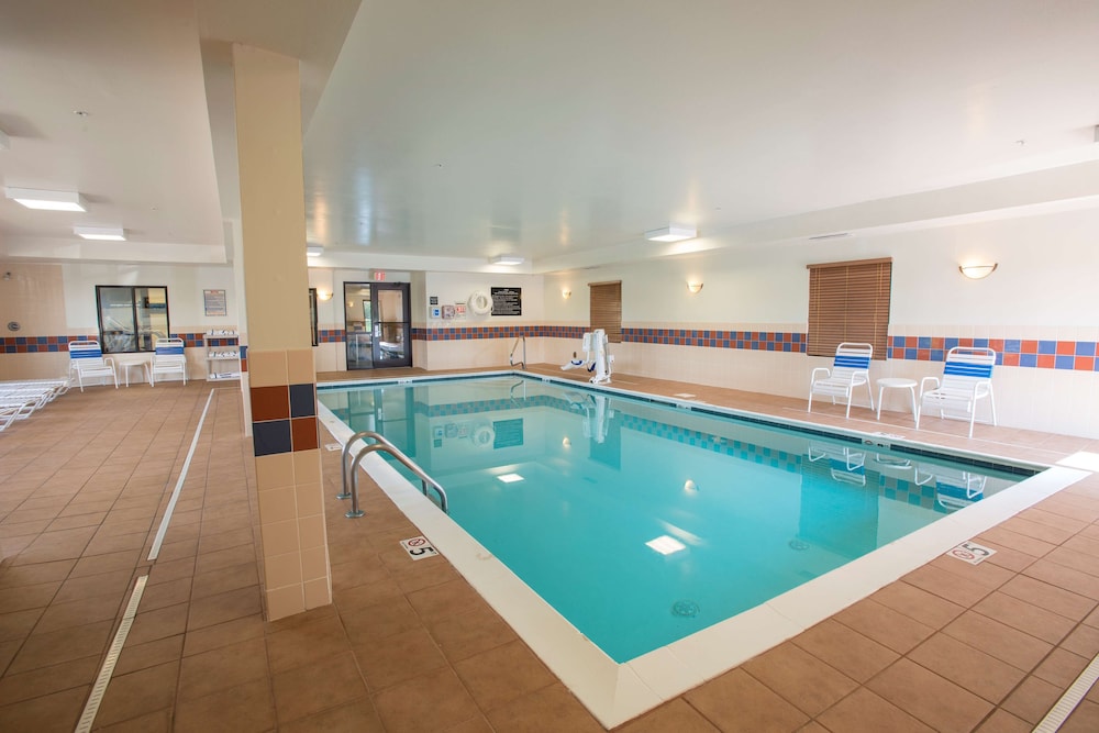 Hampton Inn & Suites Dayton Airport - photo 33