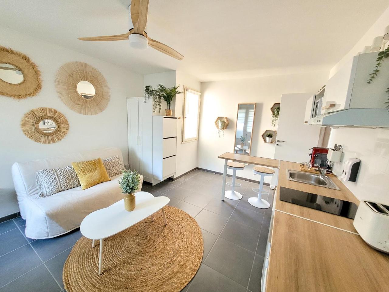 Studio 24m Montpellier Hopitaux Facultes Centre — 4-Star Luxury Hotel in Montpellier, France