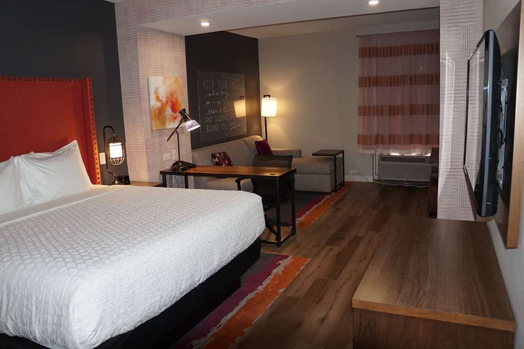 La Quinta Inn & Suites by Wyndham Lewisville - photo 21