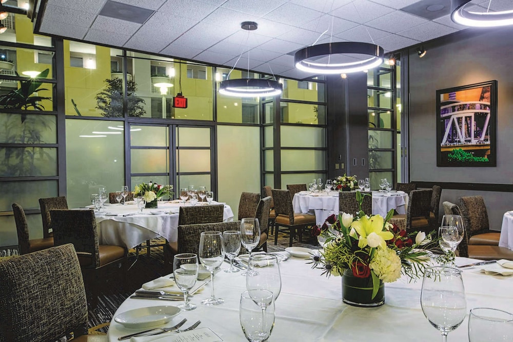 Embassy Suites by Hilton Atlanta at Centennial Olympic Park - photo 51