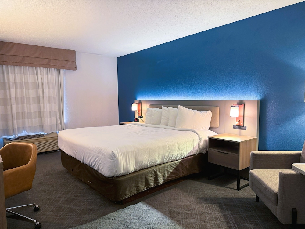 Sleep Inn & Suites Sheboygan I 43 - photo 4