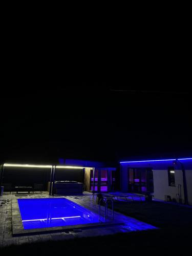 Banya Villa Bucuresti sauna jacuzzi piscina spa — 4-Star Luxury Hotel in Gulia, Romania