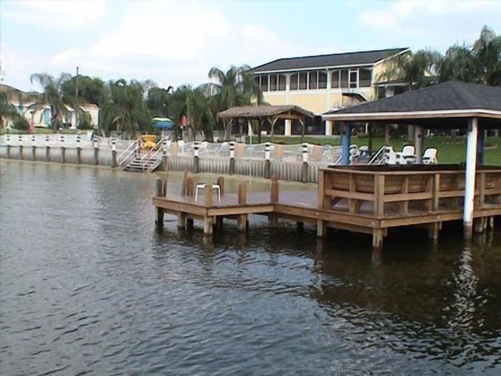 Lake Roy Beach Inn - photo 35