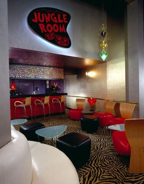 Elvis Presley's Heartbreak Hotel - photo 7