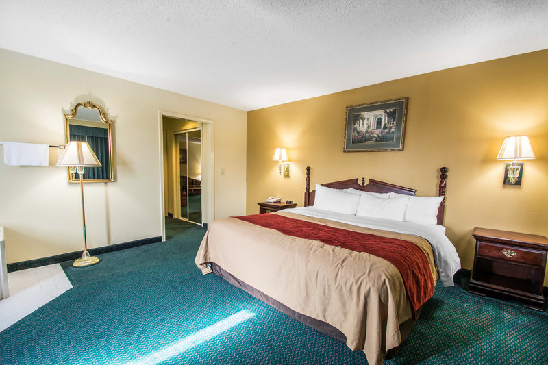 Super 8 by Wyndham Montgomery I 65 - photo 9