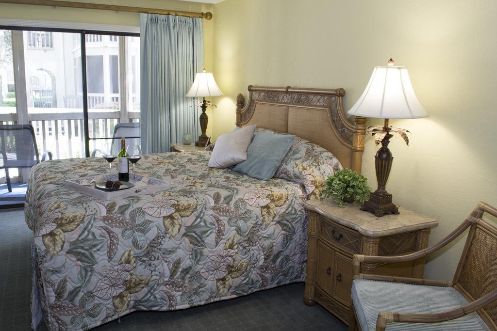 Port O' Call Resort - photo 2
