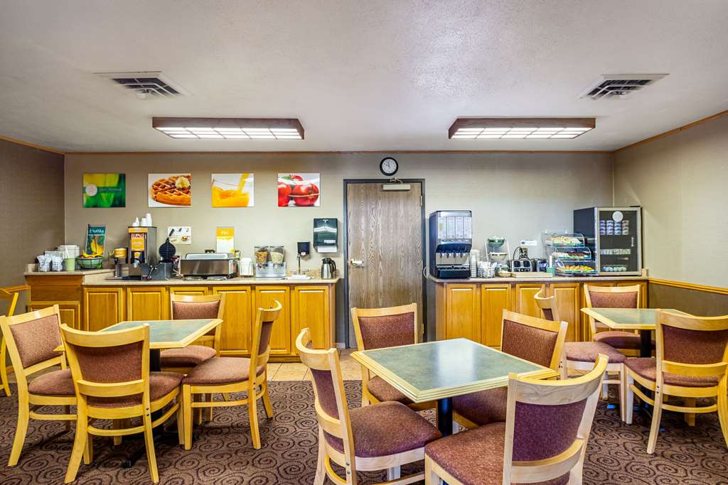 Quality Inn Mineral Point - photo 28
